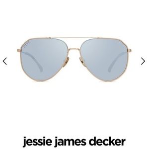 Jessie James Decker + dash Sunglasses w/ case